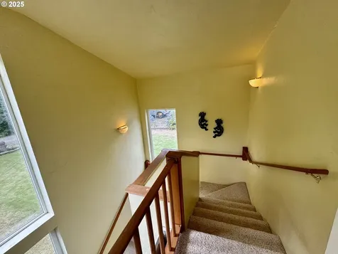 4990 Mitchell Loop Road Florence OR 97439