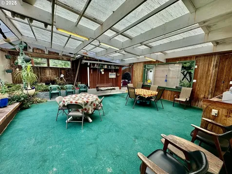4990 Mitchell Loop Road Florence OR 97439