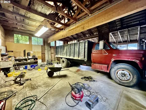 4990 Mitchell Loop Road Florence OR 97439