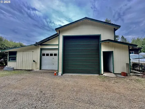 4990 Mitchell Loop Road Florence OR 97439