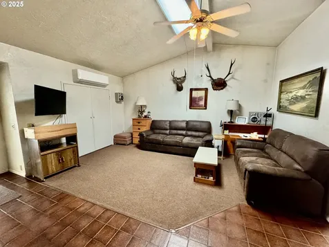 4990 Mitchell Loop Road Florence OR 97439