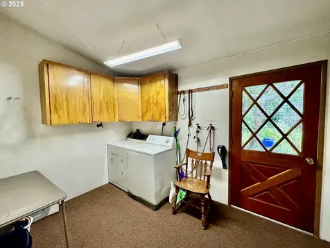 4990 Mitchell Loop Road Florence OR 97439