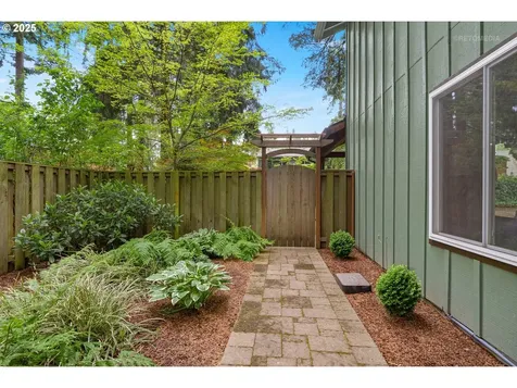 3841 SE Madsen Court Hillsboro OR 97123