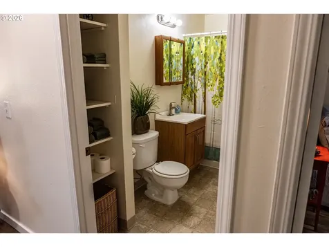 7421 SE Martins Street Portland OR 97206