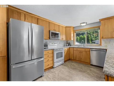 9630 SW Robbins Drive Beaverton OR 97008