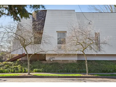2203 N Emerson Street Portland OR 97217