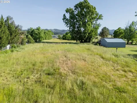 503 Old Pioneer Road Sutherlin OR 97479