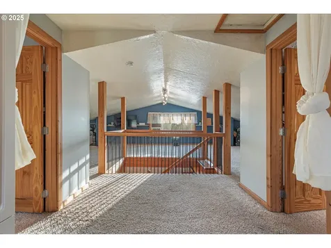 1008 Foster Street Cove OR 97824