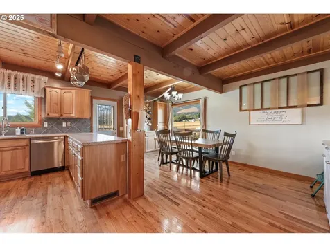 1008 Foster Street Cove OR 97824
