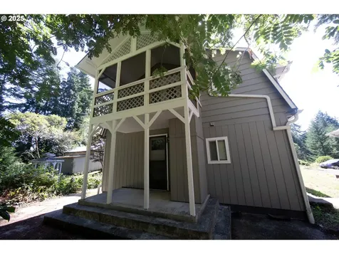 5659 Canary Road Florence OR 97439