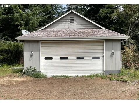 5659 Canary Road Florence OR 97439