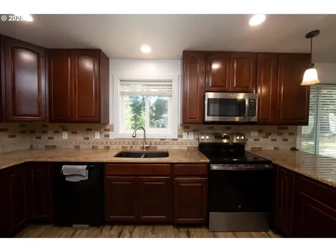 5659 Canary Road Florence OR 97439