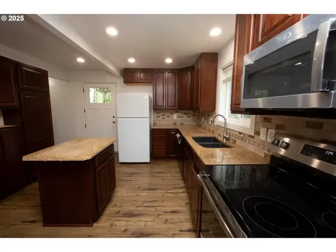 5659 Canary Road Florence OR 97439