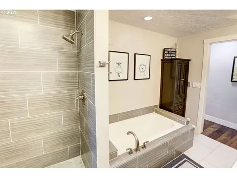 10253 S Kraxberger Road Canby OR 97013