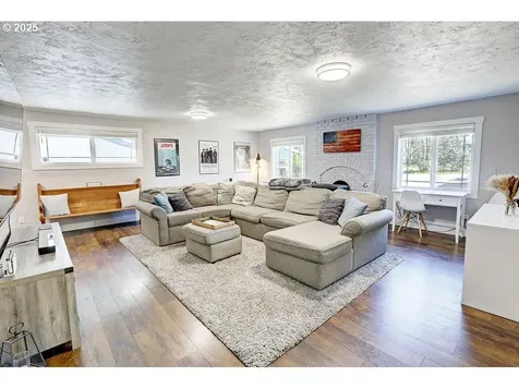 10253 S Kraxberger Road Canby OR 97013