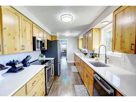 10253 S Kraxberger Road Canby OR 97013