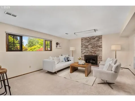 5304 SW 34th Place Portland OR 97239