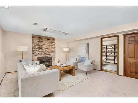5304 SW 34th Place Portland OR 97239