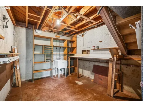 5304 SW 34th Place Portland OR 97239
