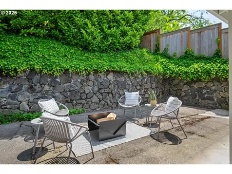 5304 SW 34th Place Portland OR 97239