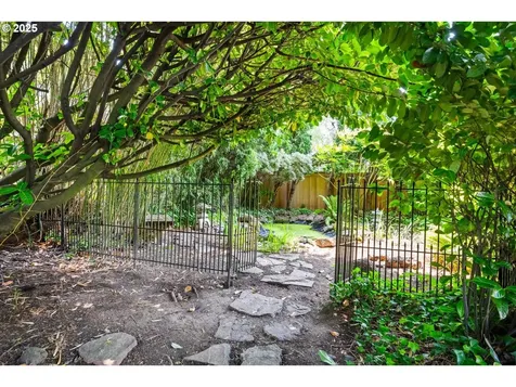 5304 SW 34th Place Portland OR 97239