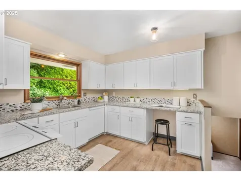 5304 SW 34th Place Portland OR 97239