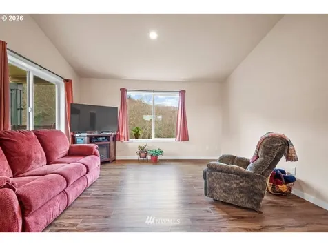 189 Trout Lakes Road Castle Rock WA 98611