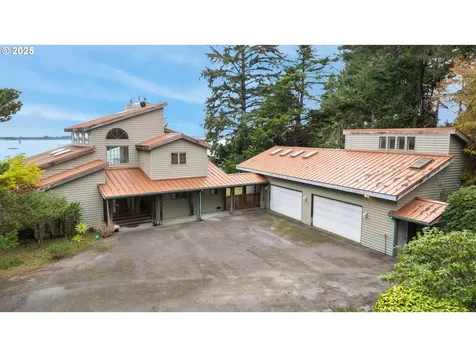 1270 Seagate Avenue Coos Bay OR 97420