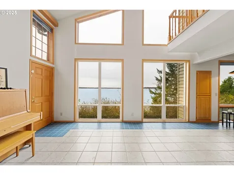 1270 Seagate Avenue Coos Bay OR 97420