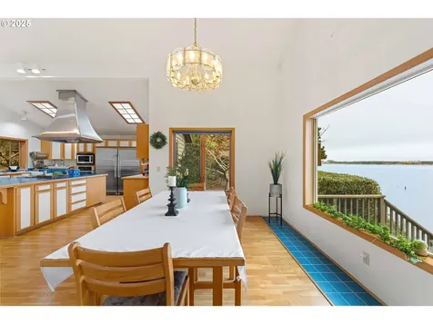 1270 Seagate Avenue Coos Bay OR 97420