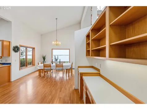 1270 Seagate Avenue Coos Bay OR 97420