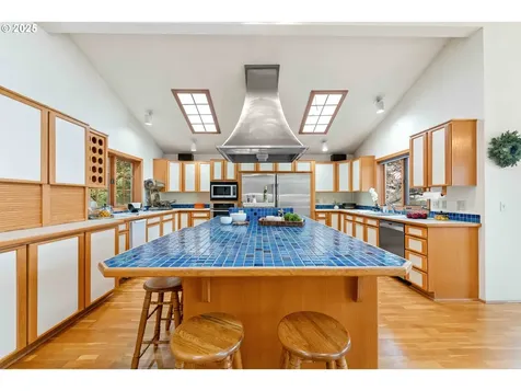 1270 Seagate Avenue Coos Bay OR 97420