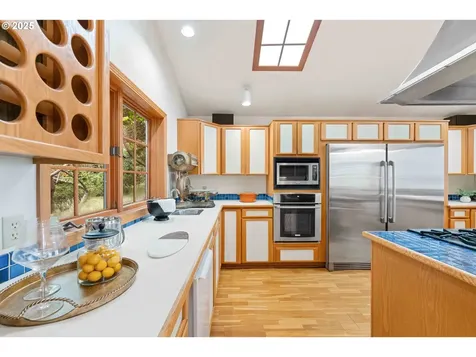 1270 Seagate Avenue Coos Bay OR 97420