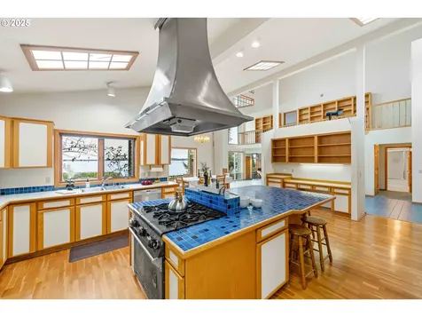 1270 Seagate Avenue Coos Bay OR 97420