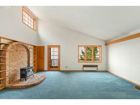 1270 Seagate Avenue Coos Bay OR 97420