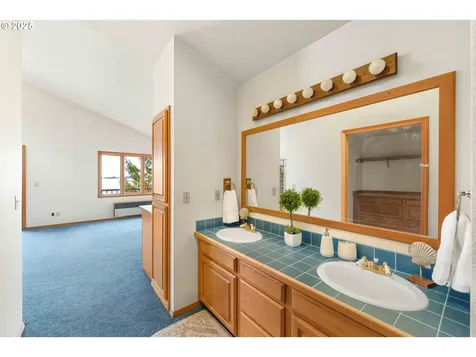 1270 Seagate Avenue Coos Bay OR 97420
