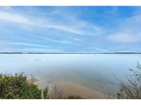 1270 Seagate Avenue Coos Bay OR 97420