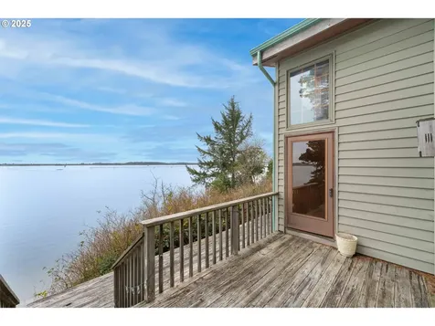1270 Seagate Avenue Coos Bay OR 97420