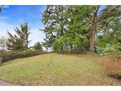 1270 Seagate Avenue Coos Bay OR 97420