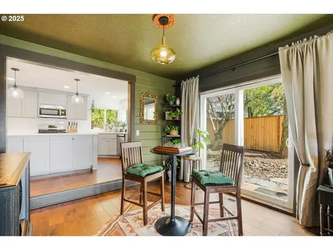 14207 SE Crystal Court Portland OR 97236