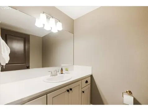 14207 SE Crystal Court Portland OR 97236