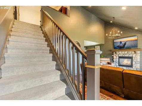 14207 SE Crystal Court Portland OR 97236