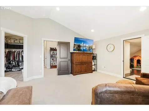 14207 SE Crystal Court Portland OR 97236