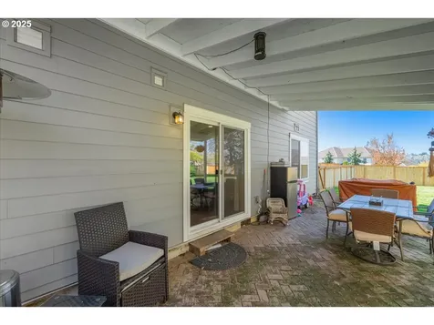 14207 SE Crystal Court Portland OR 97236