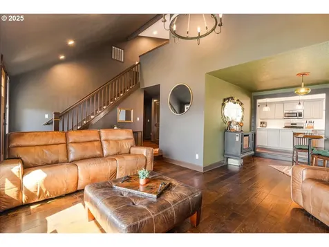 14207 SE Crystal Court Portland OR 97236