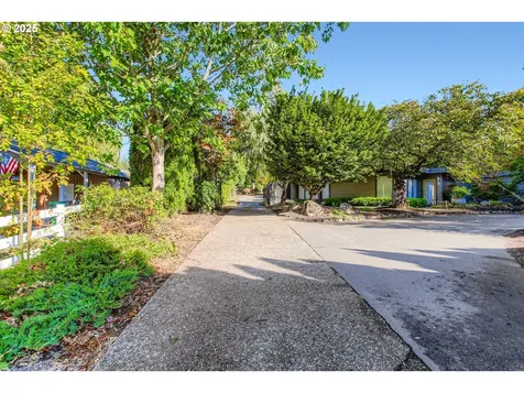 8409 SW Jamieson Road Portland OR 97225