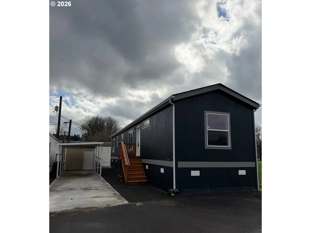2009 Lewis River Road Woodland WA 98674