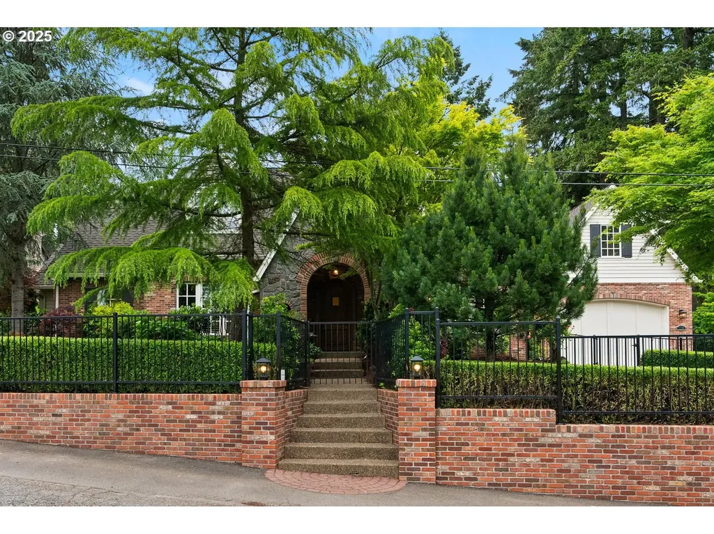 635 Iron Mountain Boulevard Lake Oswego OR 97034