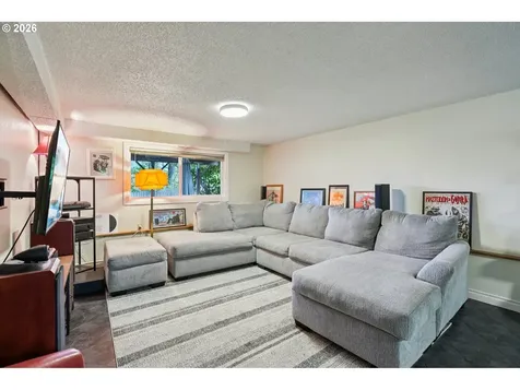 16660 SE Valley View Road Milwaukie OR 97267