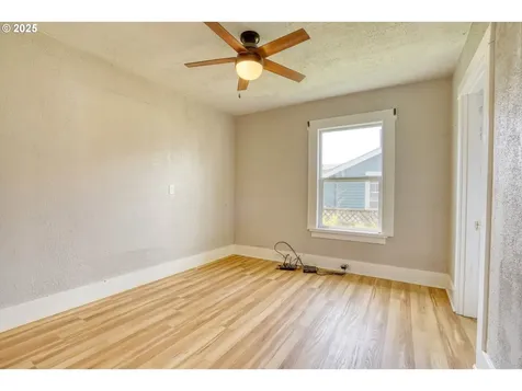 1206 E 9th Street The Dalles OR 97058